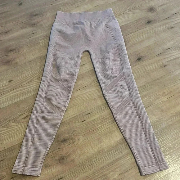 Nikibiki Seamless Leggings - Picture 3 of 12